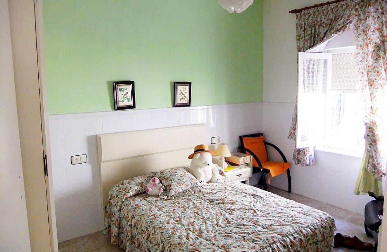 5 bedroom Bungalow for sale in Torre de la Horadada - € 219,900 (Ref: 9494369)