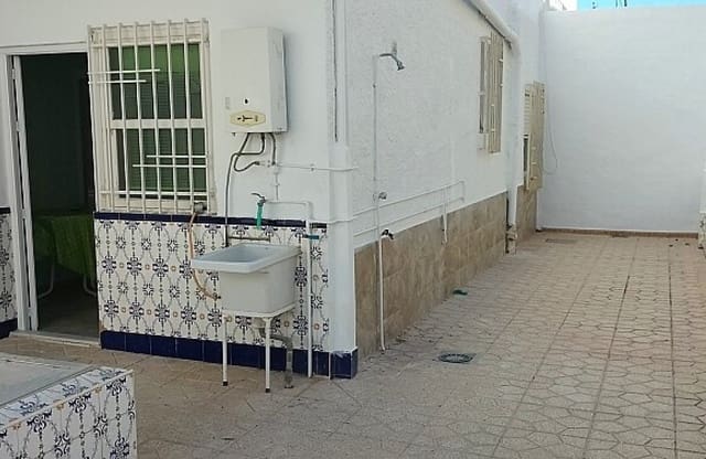 5 bedroom Bungalow for sale in Torre de la Horadada, Pilar de la Horadada - € 219,900 (Ref: 9494369)