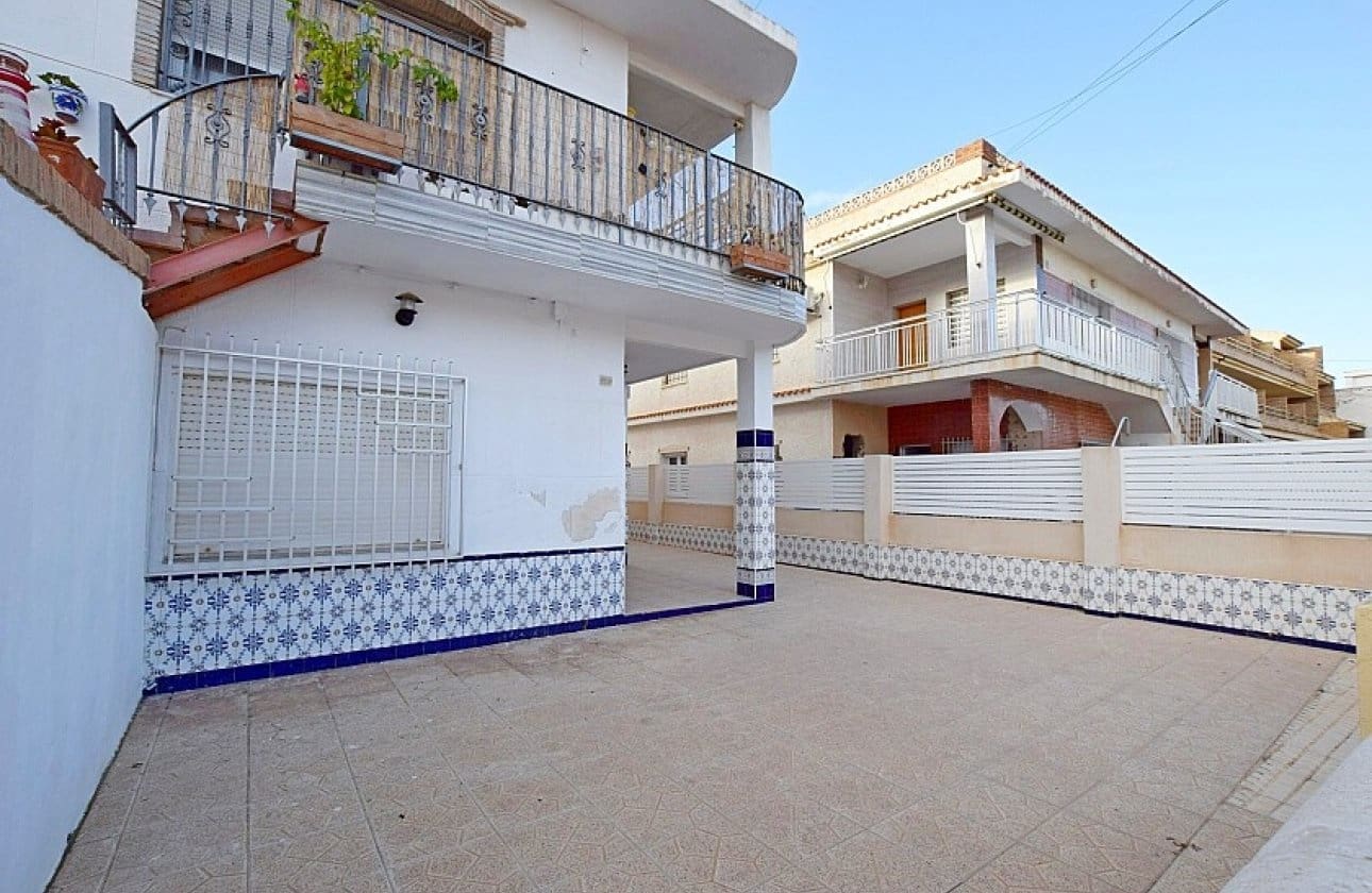 5 bedroom Bungalow for sale in Torre de la Horadada - € 219,900 (Ref: 9494369)