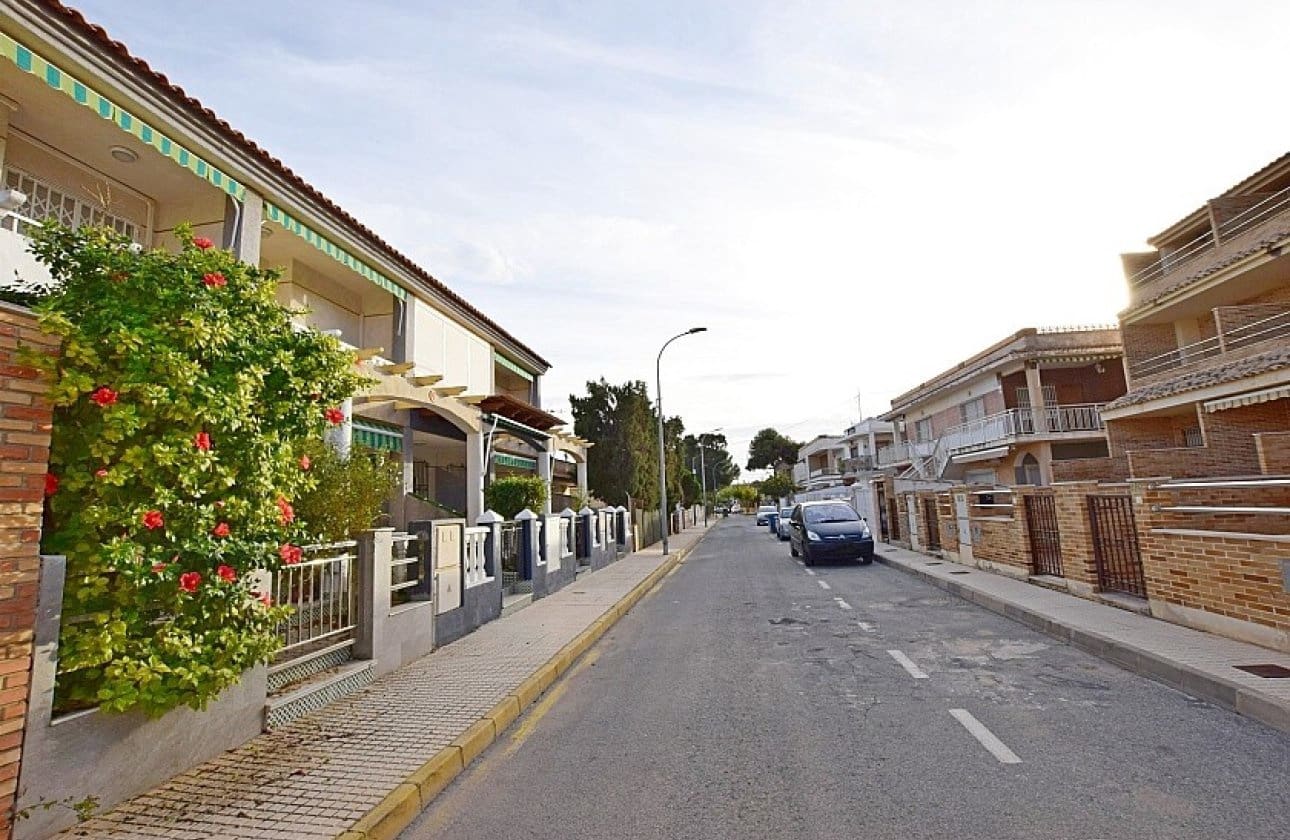 5 bedroom Bungalow for sale in Torre de la Horadada - € 219,900 (Ref: 9494369)