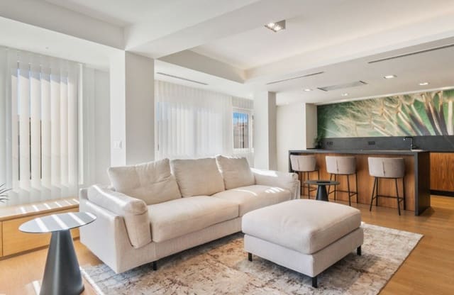 2 makuuhuone Kattohuoneisto myytävänä paikassa Centro - Muelle Pesquero, Torrevieja - 349 000 € (Ref: 9497187)