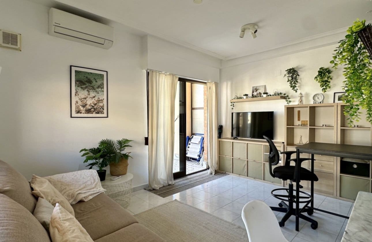 1 slaapkamer Appartement te koop in Torrevieja - € 145.000 (Ref: 9497188)