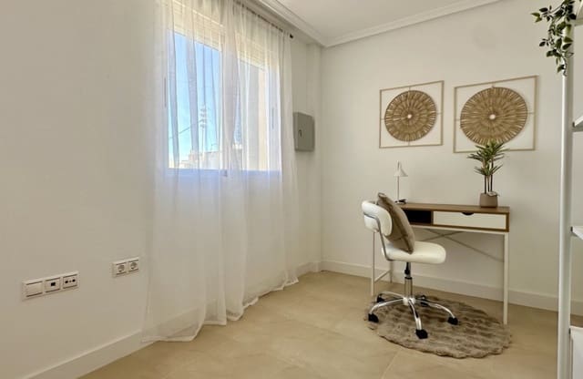 3 Zimmer Apartment zu verkaufen in Puerto Deportivo, Torrevieja - 220.000 € (Ref: 9497189)