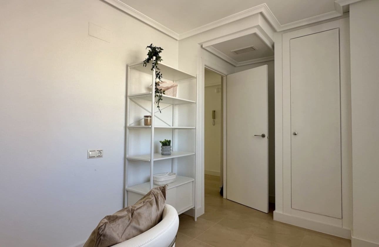 3 Zimmer Apartment zu verkaufen in Torrevieja - 220.000 € (Ref: 9497189)