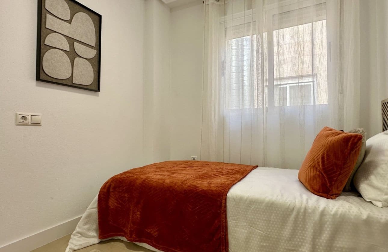 3 Zimmer Apartment zu verkaufen in Torrevieja - 220.000 € (Ref: 9497189)