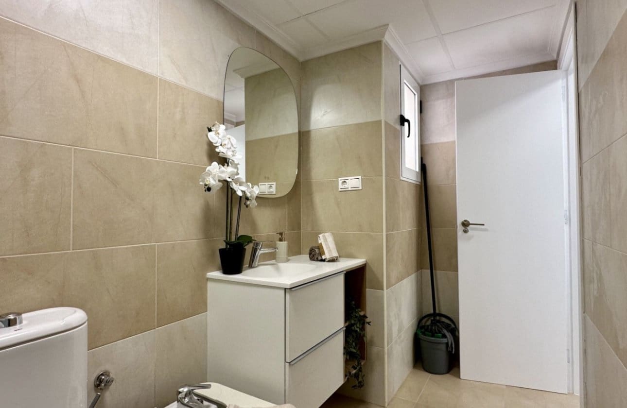 3 Zimmer Apartment zu verkaufen in Torrevieja - 220.000 € (Ref: 9497189)