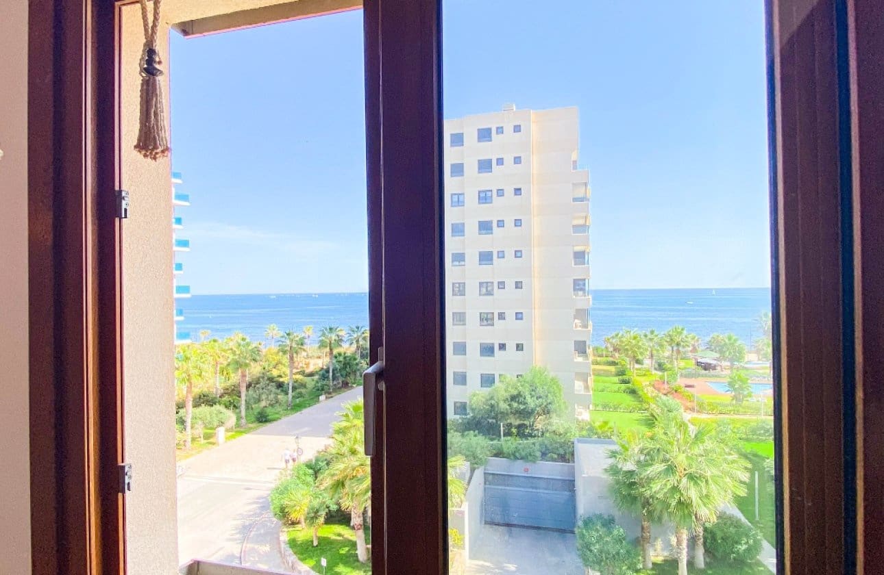 2 sovrum Strandlägenhet till salu i Orihuela Costa med pool - 270 000 € (Ref: 9499780)