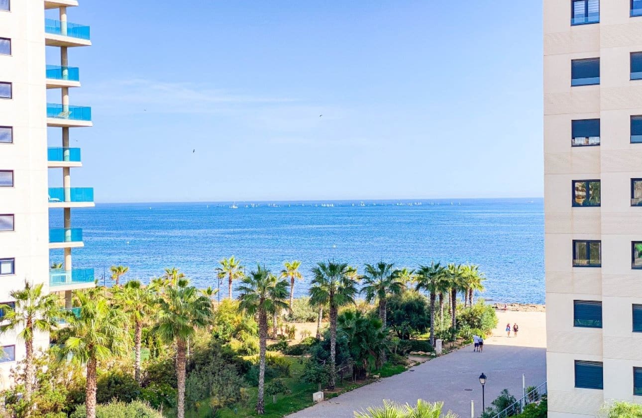 2 sovrum Strandlägenhet till salu i Orihuela Costa med pool - 270 000 € (Ref: 9499780)