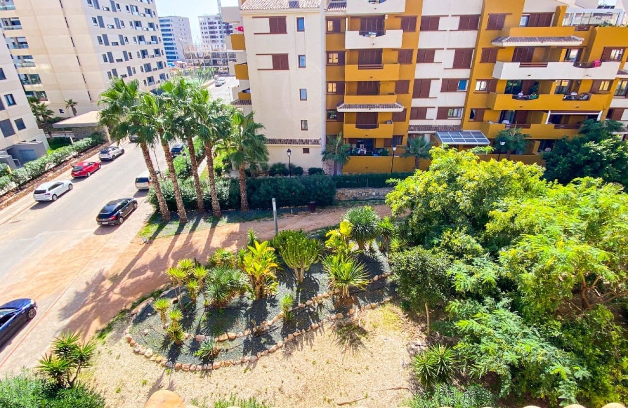 2 sovrum Strandlägenhet till salu i Orihuela Costa med pool - 270 000 € (Ref: 9499780)