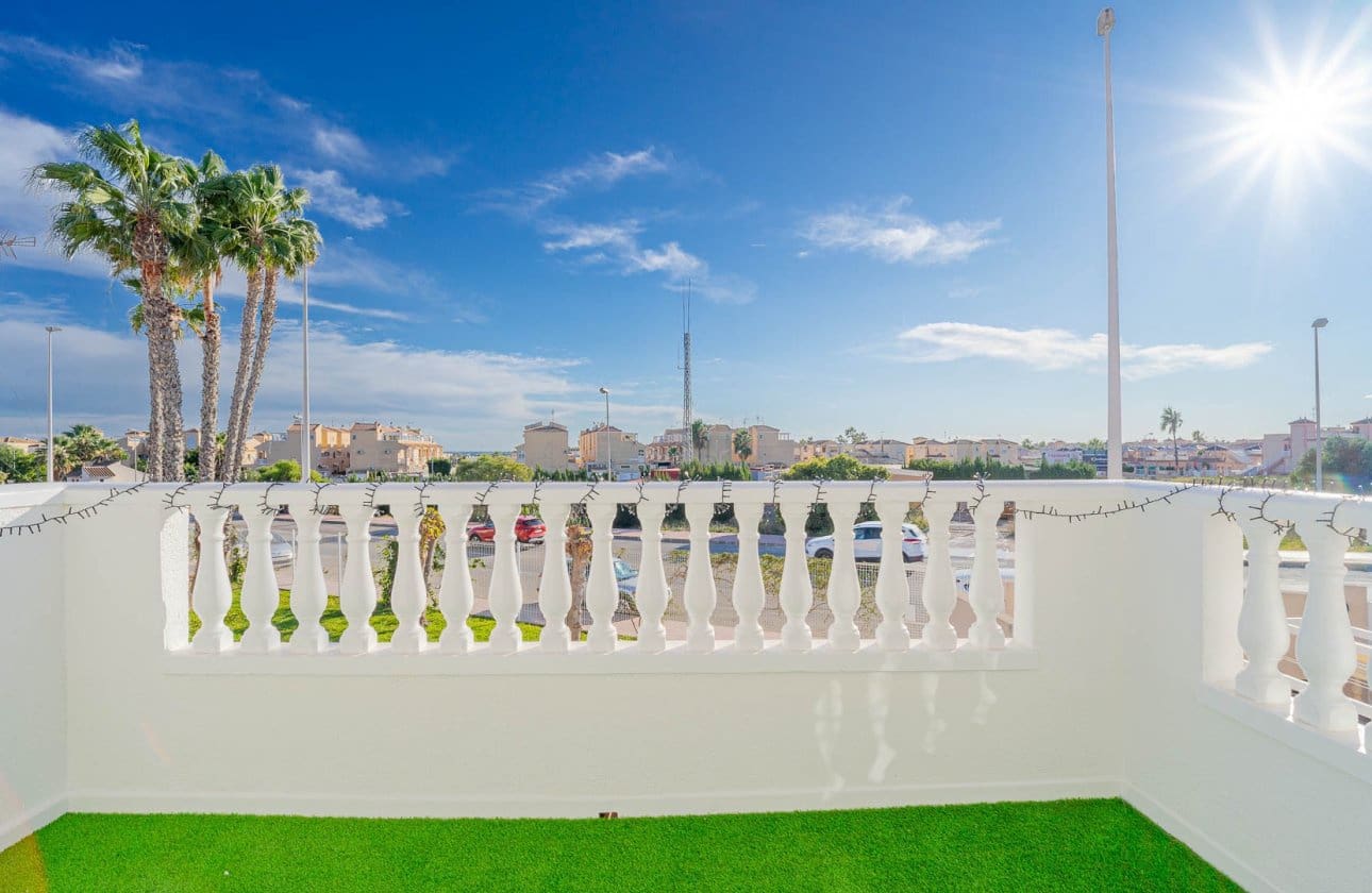 1 bedroom Townhouse for sale in Playa Flamenca with pool - € 170,000 (Ref: 9499781)