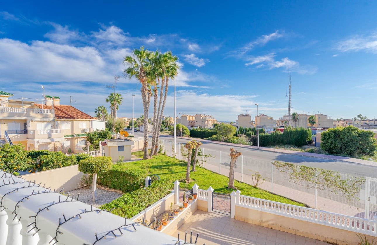 1 bedroom Townhouse for sale in Playa Flamenca with pool - € 170,000 (Ref: 9499781)