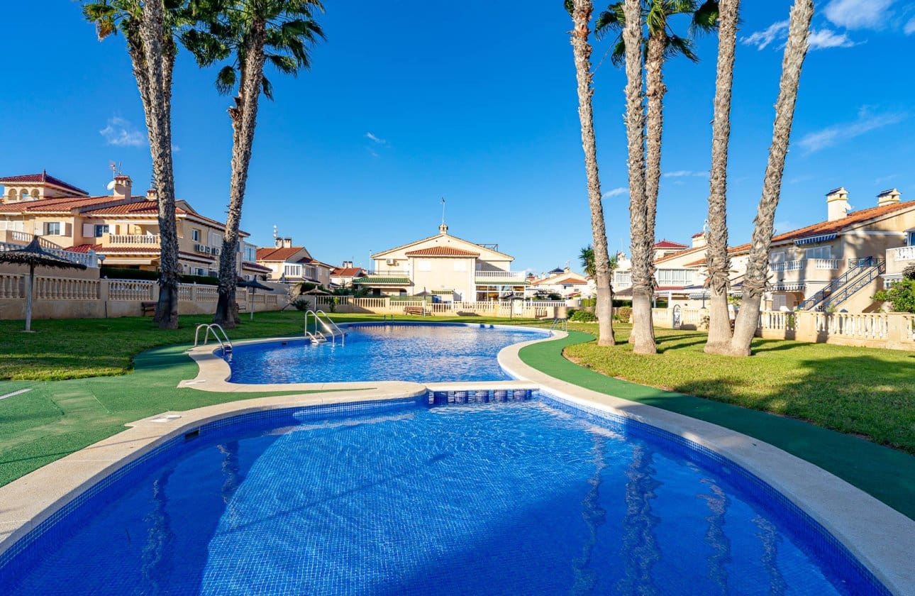 1 bedroom Townhouse for sale in Playa Flamenca with pool - € 170,000 (Ref: 9499781)