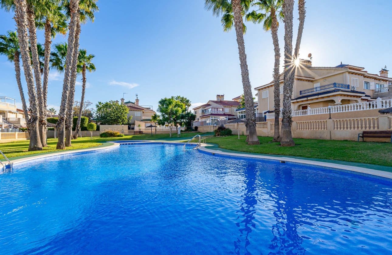 1 bedroom Townhouse for sale in Playa Flamenca with pool - € 170,000 (Ref: 9499781)