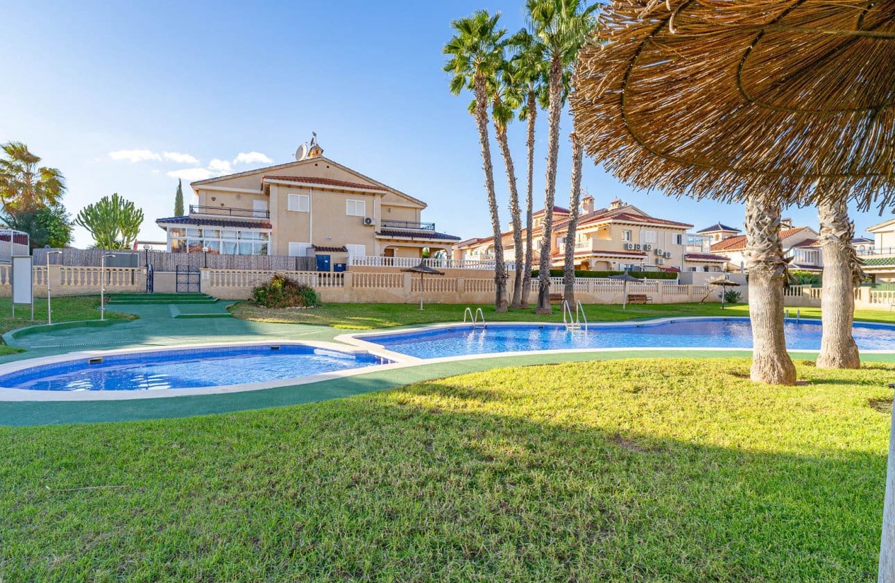 1 bedroom Townhouse for sale in Playa Flamenca with pool - € 170,000 (Ref: 9499781)