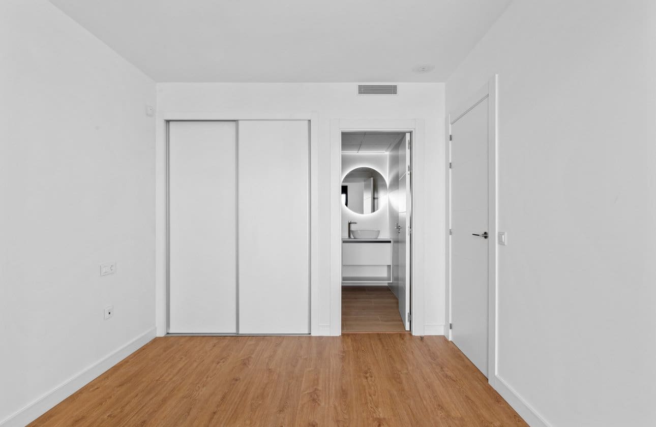 2 chambre Penthouse à vendre à Villamartin avec piscine - 339 900 € (Ref: 9503849)