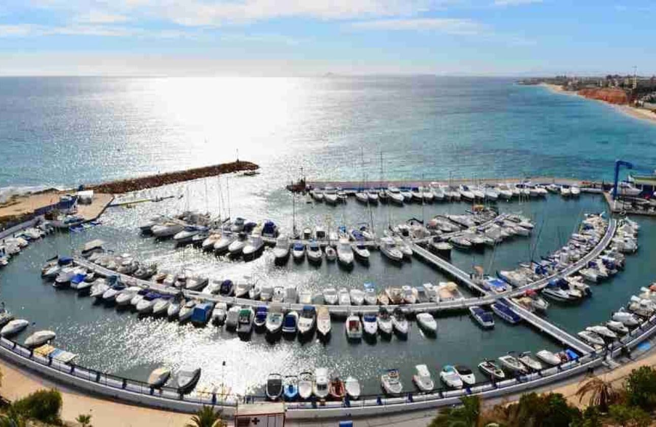 2 chambre Penthouse à vendre à Villamartin avec piscine - 339 900 € (Ref: 9503849)