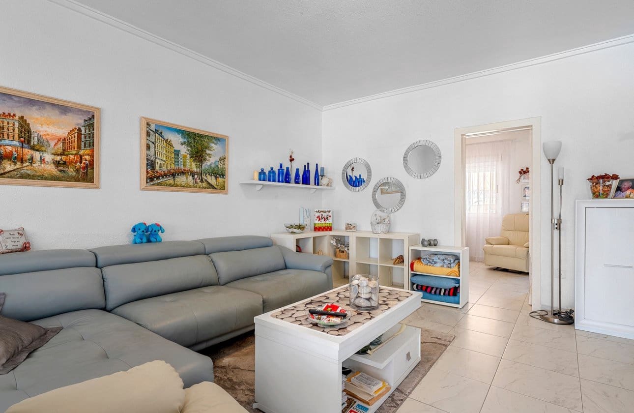 2 bedroom Townhouse for sale in Ciudad Quesada with pool - € 189,000 (Ref: 9536284)