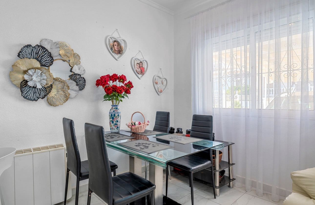 2 bedroom Townhouse for sale in Ciudad Quesada with pool - € 189,000 (Ref: 9536284)