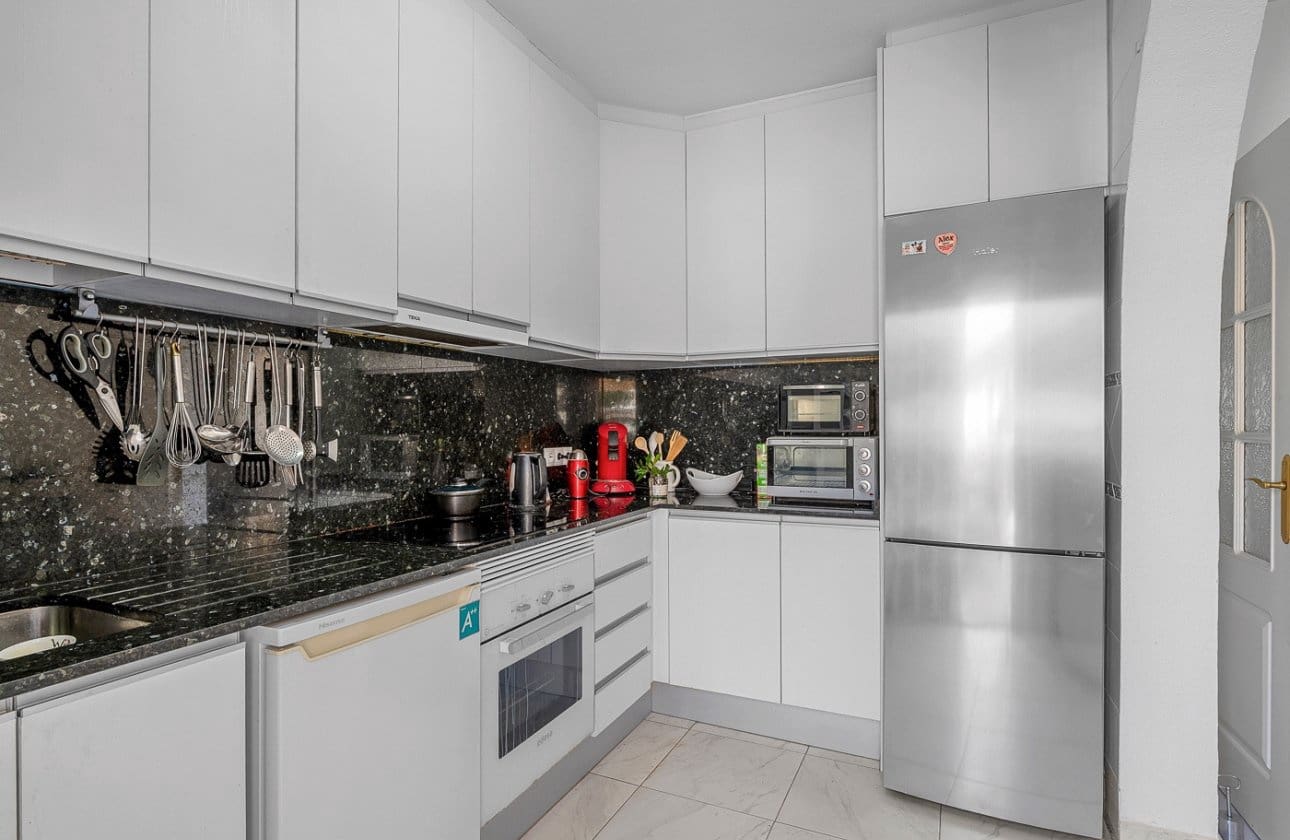 2 bedroom Townhouse for sale in Ciudad Quesada with pool - € 189,000 (Ref: 9536284)