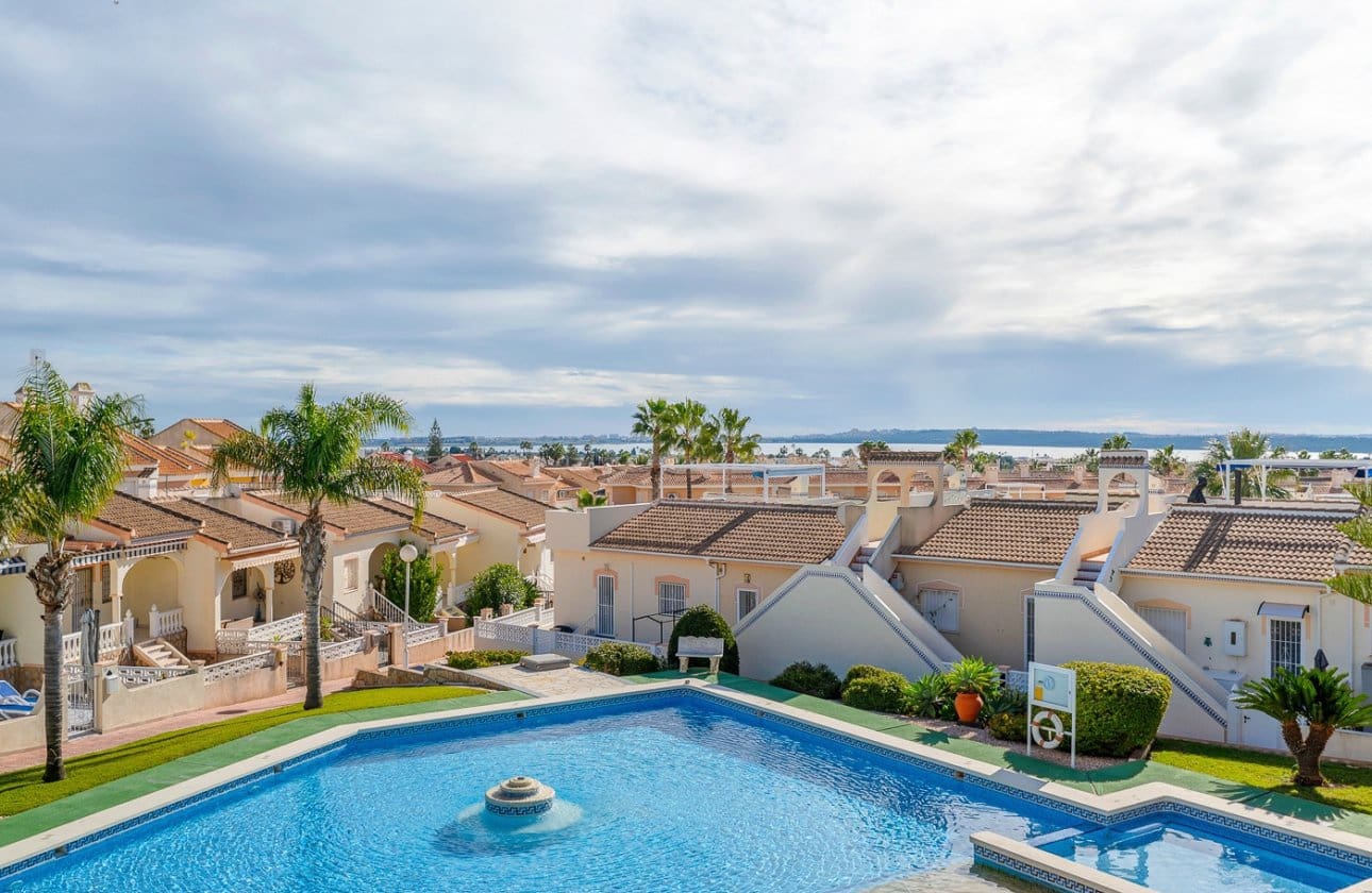 2 bedroom Townhouse for sale in Ciudad Quesada with pool - € 189,000 (Ref: 9536284)