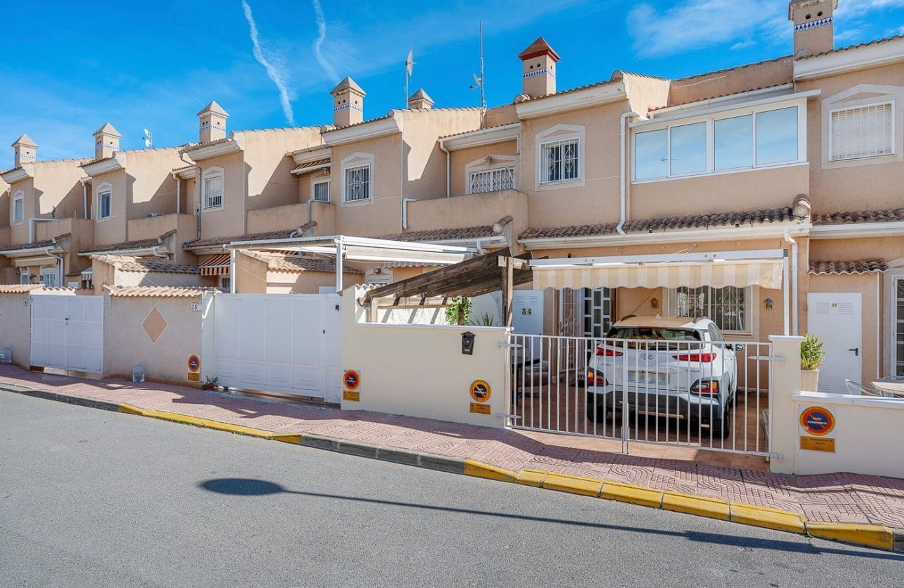 2 bedroom Townhouse for sale in Ciudad Quesada with pool - € 189,000 (Ref: 9536284)