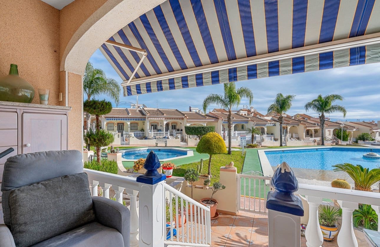 2 bedroom Townhouse for sale in Ciudad Quesada with pool - € 189,000 (Ref: 9536284)