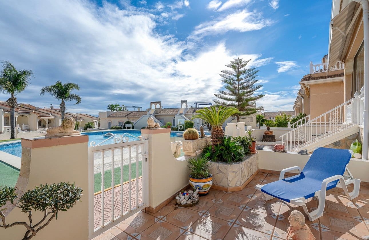 2 bedroom Townhouse for sale in Ciudad Quesada with pool - € 189,000 (Ref: 9536284)