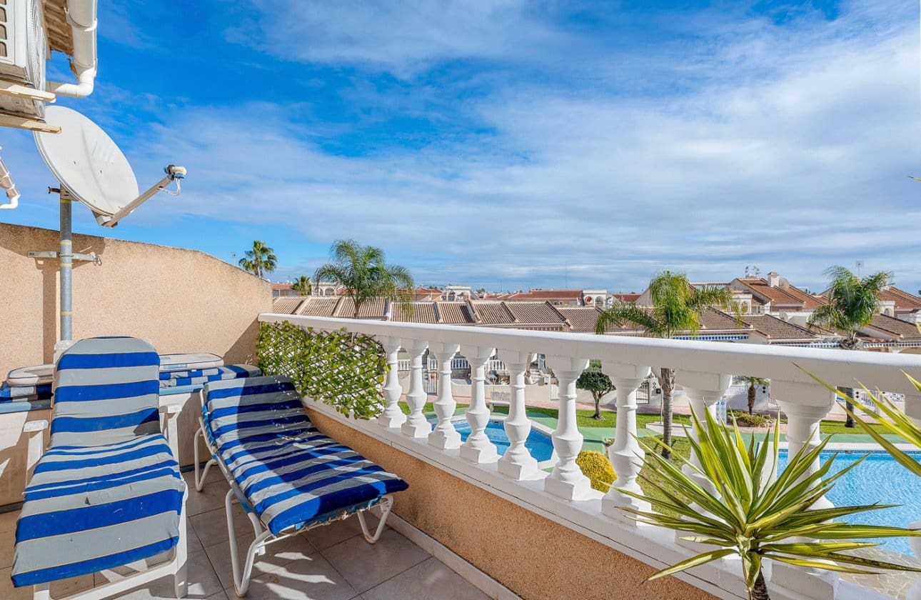 2 bedroom Townhouse for sale in Ciudad Quesada with pool - € 189,000 (Ref: 9536284)