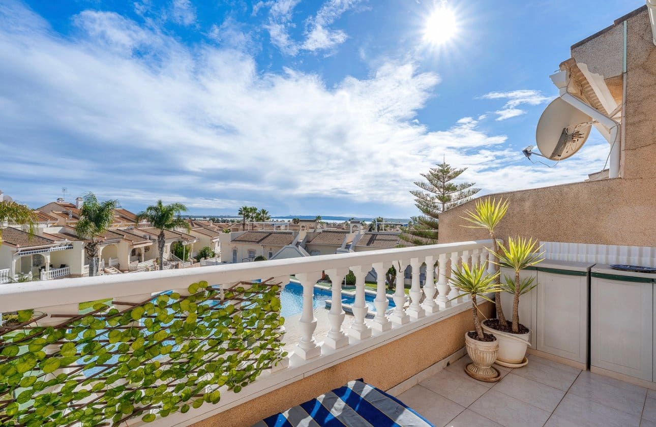 2 bedroom Townhouse for sale in Ciudad Quesada with pool - € 189,000 (Ref: 9536284)