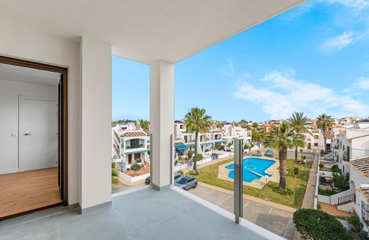 2 sovrum Takvåning till salu i Orihuela Costa med pool - 339 900 € (Ref: 9540903)