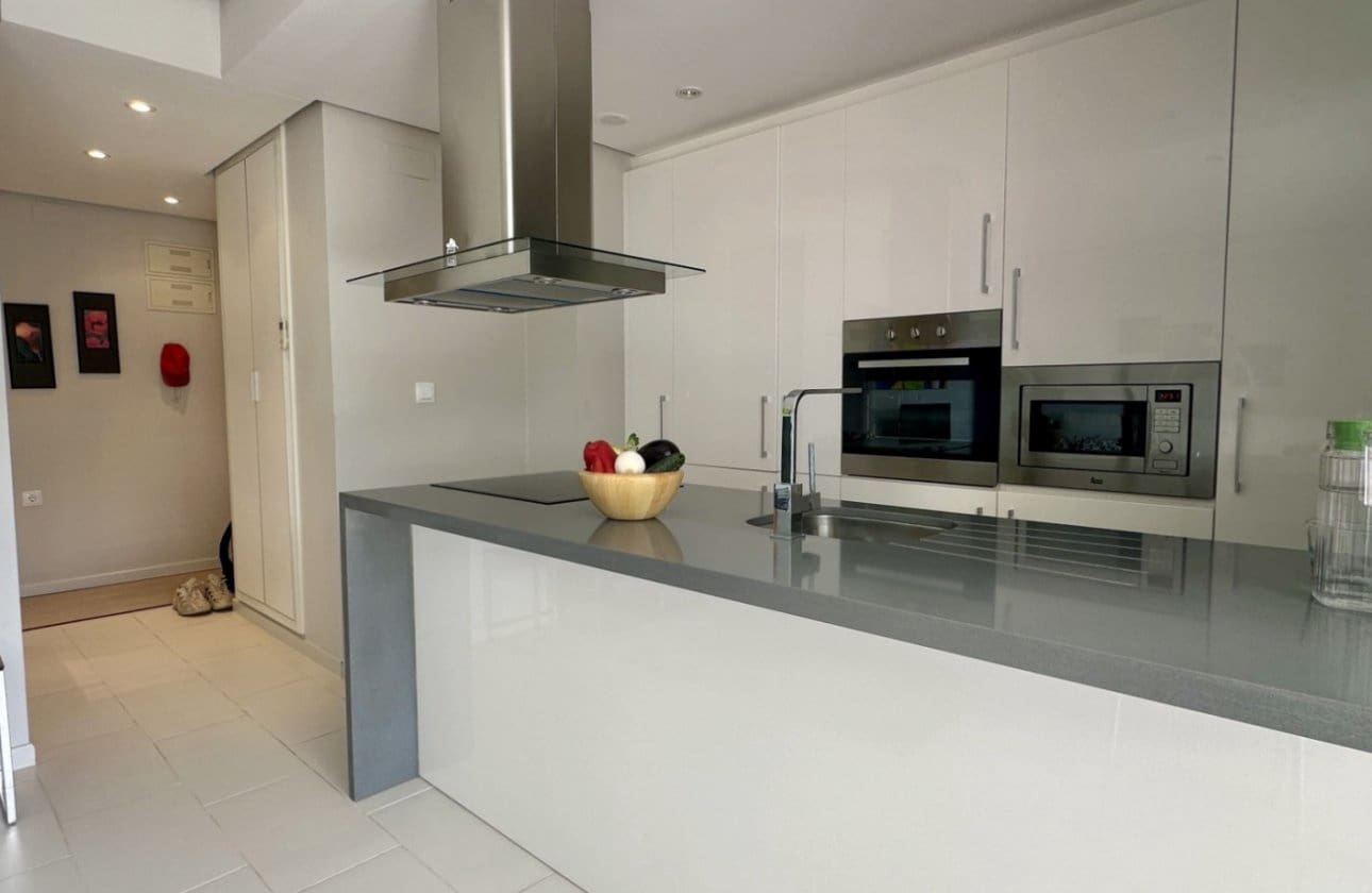 2 soverom Leilighet til salgs i Villamartin med svømmebasseng garasje - € 255 000 (Ref: 9540904)