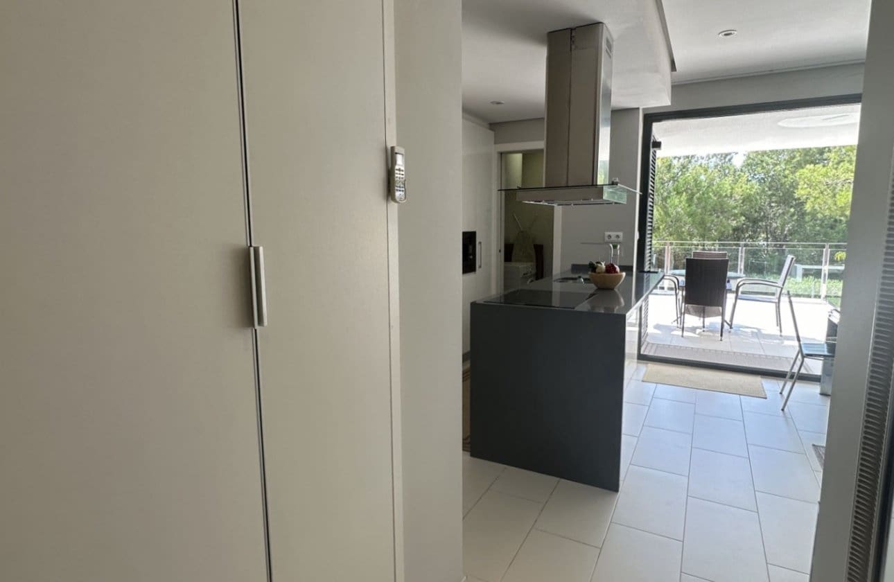 2 soverom Leilighet til salgs i Villamartin med svømmebasseng garasje - € 255 000 (Ref: 9540904)