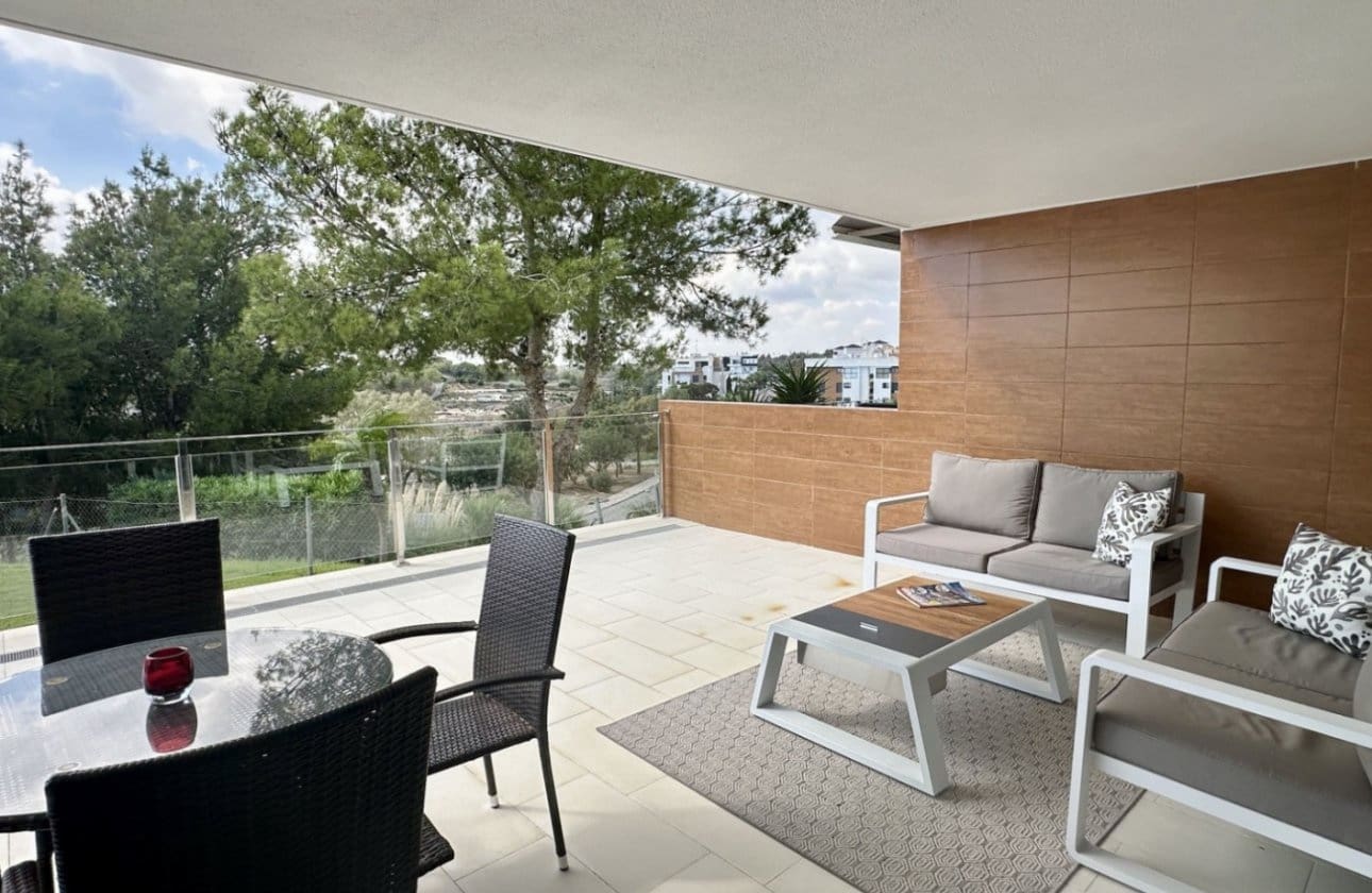 2 soverom Leilighet til salgs i Villamartin med svømmebasseng garasje - € 255 000 (Ref: 9540904)