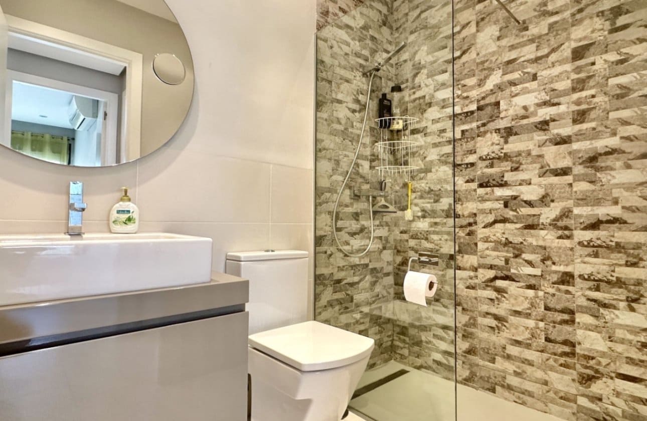 2 soverom Leilighet til salgs i Villamartin med svømmebasseng garasje - € 255 000 (Ref: 9540904)