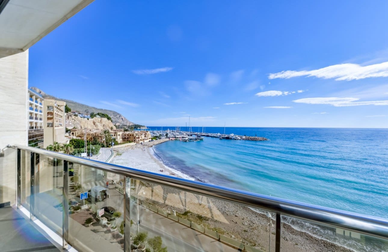 4 bedroom Penthouse for sale in Altea with pool - € 680,000 (Ref: 9551066)