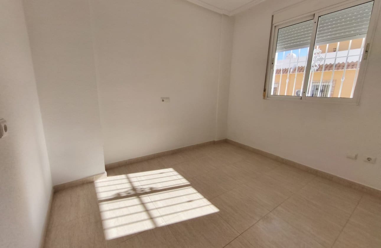 3 quarto Casa em Banda para venda em Ciudad Quesada com piscina - 289 000 € (Ref: 9561410)