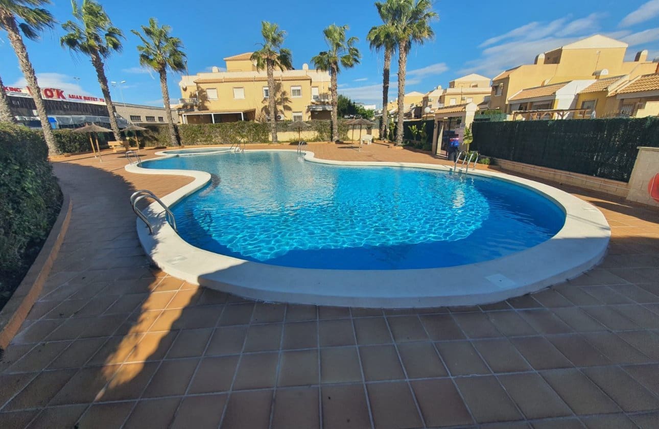 3 quarto Casa em Banda para venda em Ciudad Quesada com piscina - 289 000 € (Ref: 9561410)