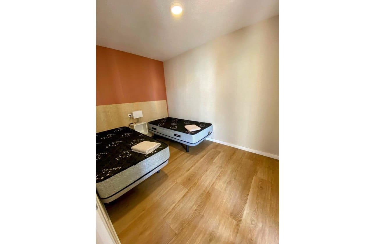 1 soveværelse Strandlejlighed til salg i Benidorm med swimmingpool - € 199.000 (Ref: 9569101)