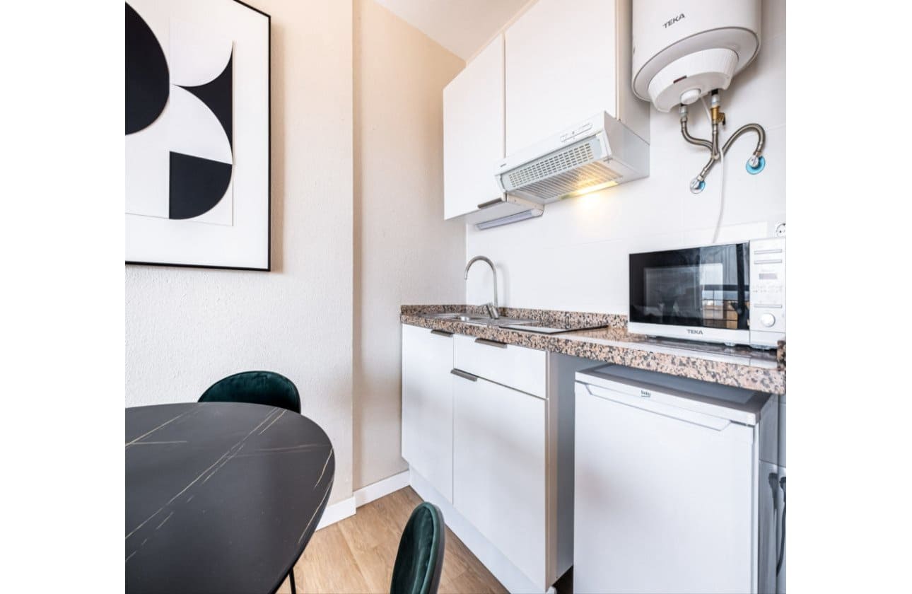 1 soveværelse Strandlejlighed til salg i Benidorm med swimmingpool - € 199.000 (Ref: 9569101)