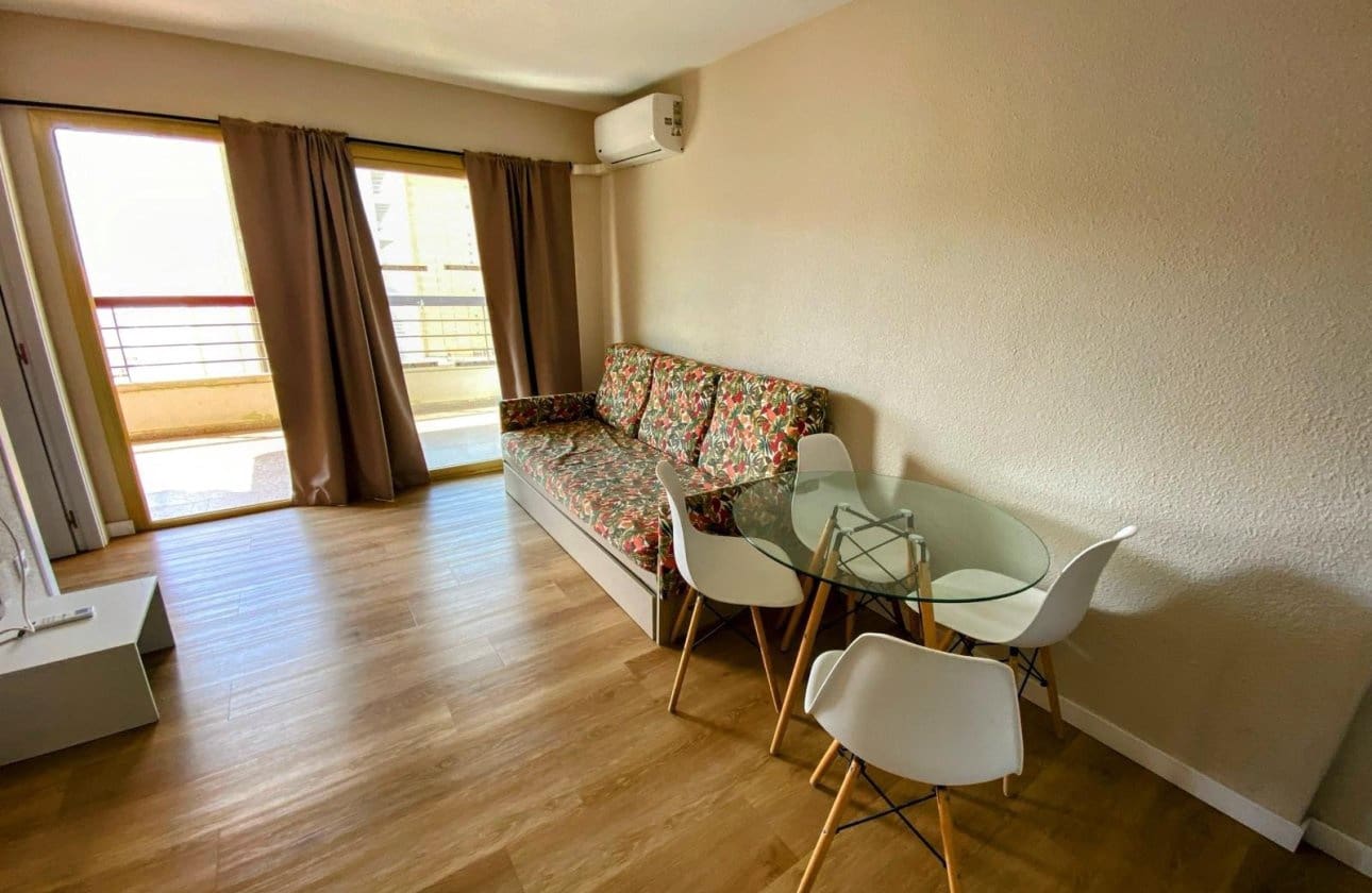 1 soveværelse Strandlejlighed til salg i Benidorm med swimmingpool - € 199.000 (Ref: 9569101)