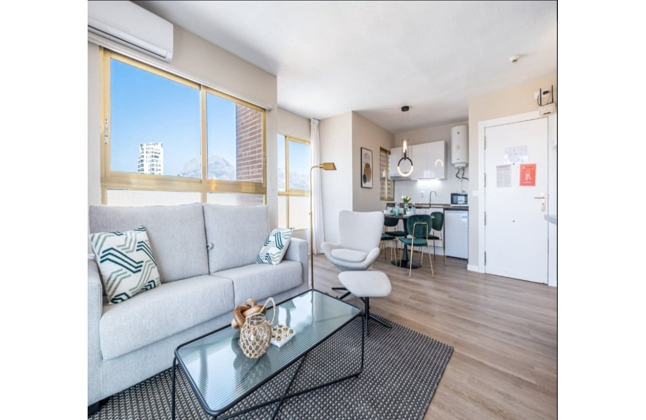 1 soveværelse Strandlejlighed til salg i Benidorm med swimmingpool - € 199.000 (Ref: 9569101)