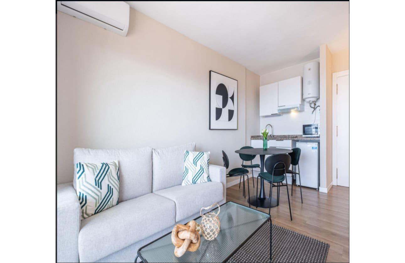 1 soveværelse Strandlejlighed til salg i Benidorm med swimmingpool - € 199.000 (Ref: 9569101)