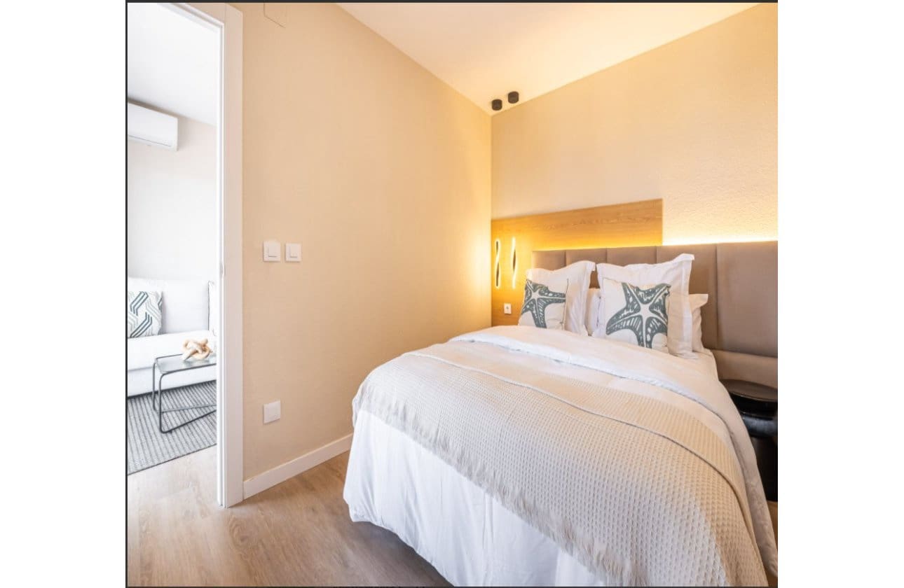 1 soveværelse Strandlejlighed til salg i Benidorm med swimmingpool - € 199.000 (Ref: 9569101)