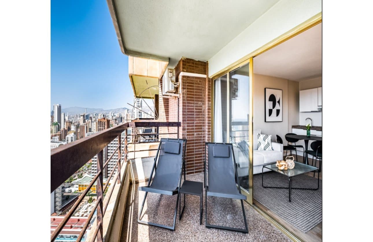 1 soveværelse Strandlejlighed til salg i Benidorm med swimmingpool - € 199.000 (Ref: 9569101)