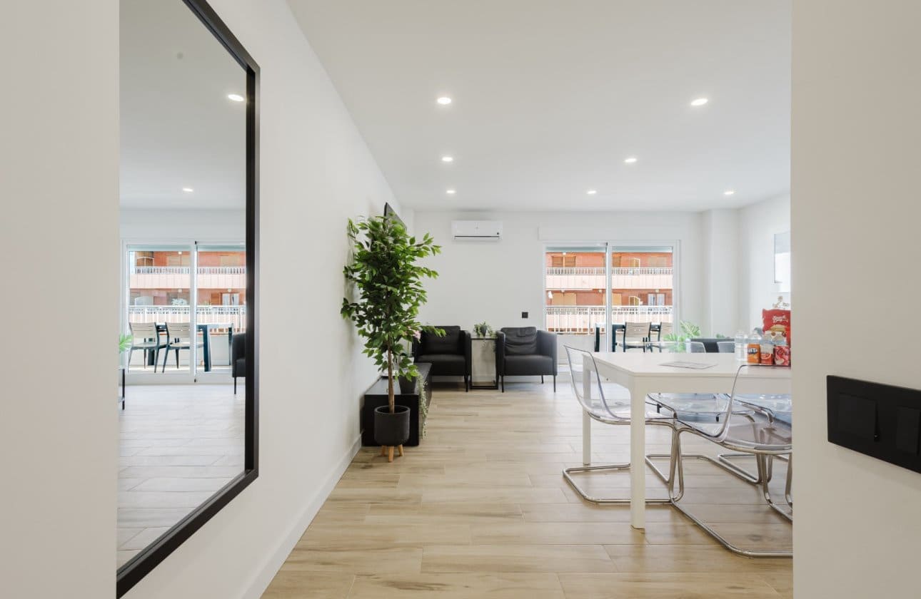 3 soverom Strandleiligheter til salgs i Torrevieja med svømmebasseng - € 289 000 (Ref: 9569105)