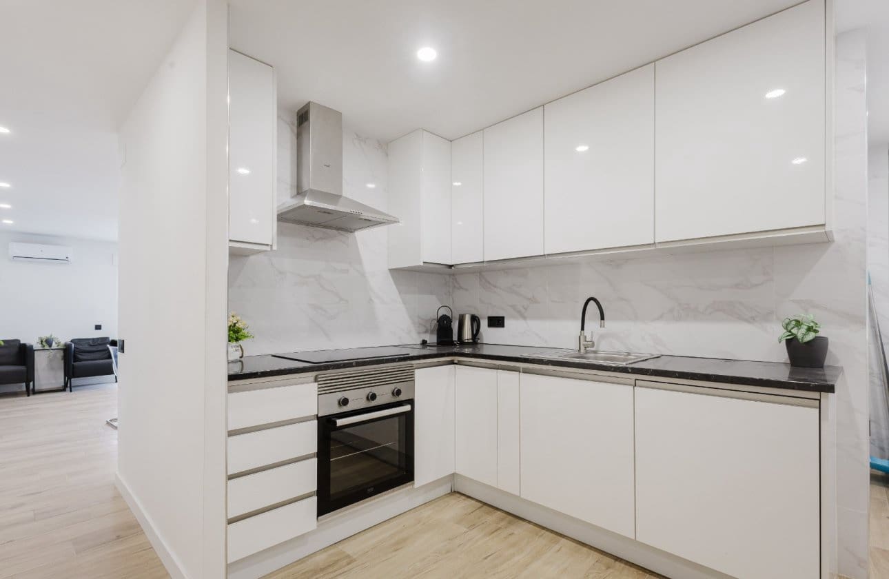 3 soverom Strandleiligheter til salgs i Torrevieja med svømmebasseng - € 289 000 (Ref: 9569105)