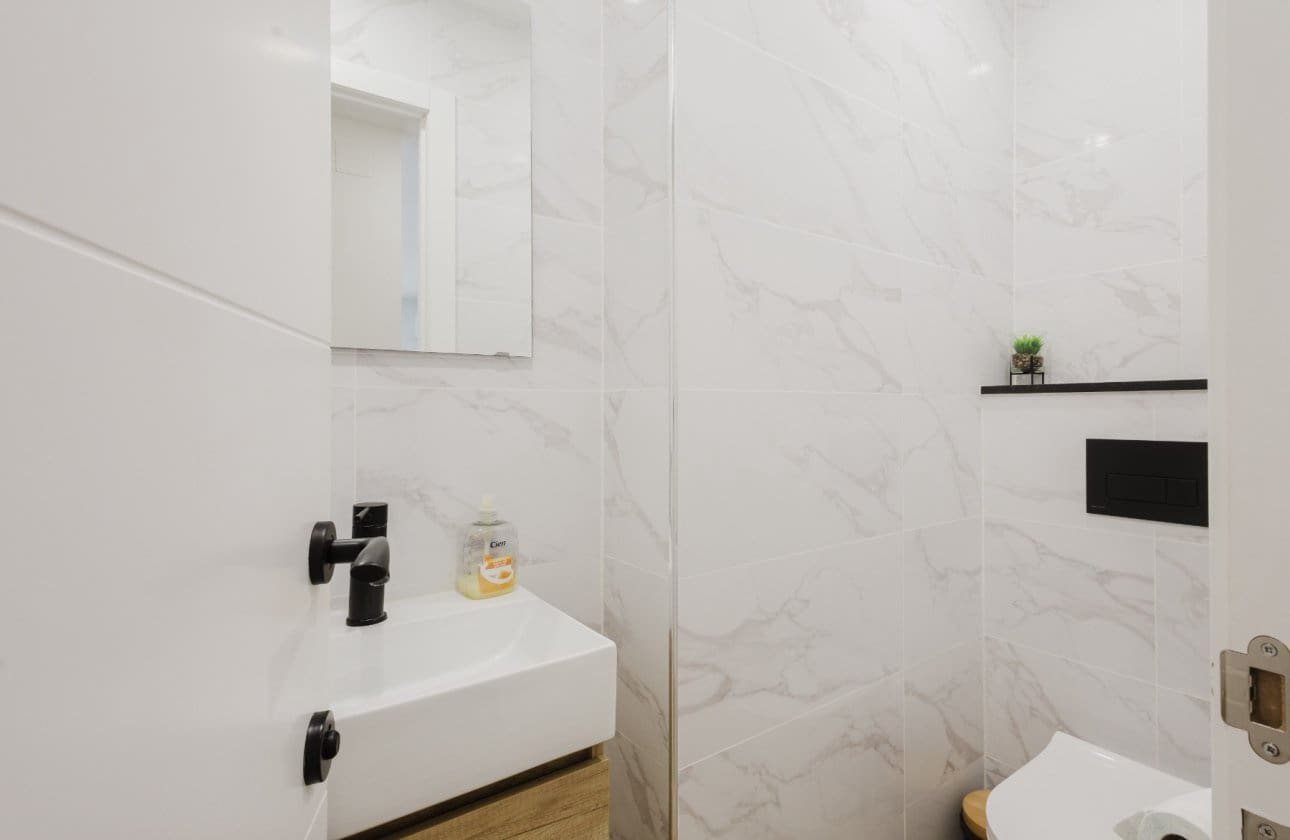 3 soverom Strandleiligheter til salgs i Torrevieja med svømmebasseng - € 289 000 (Ref: 9569105)