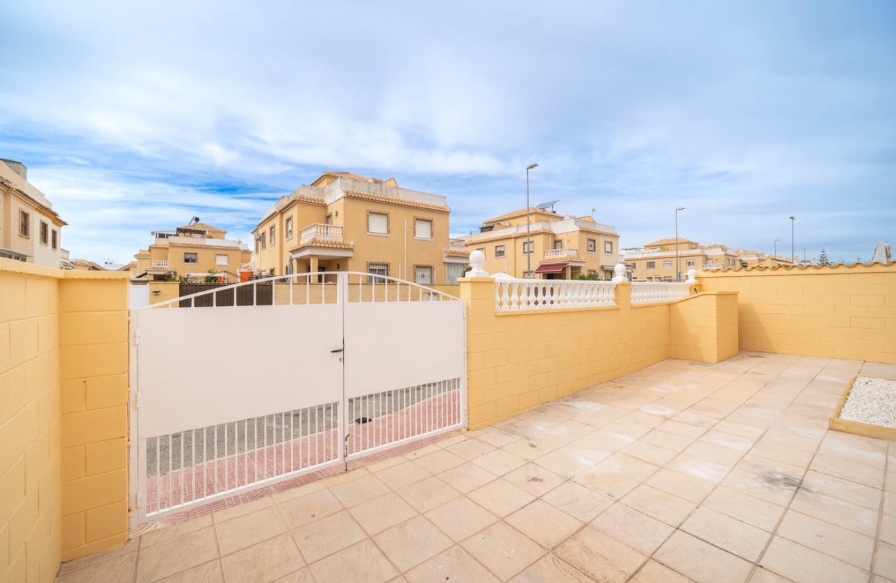 3 slaapkamer Huis te koop in Ciudad Quesada met zwembad - € 289.000 (Ref: 9576267)