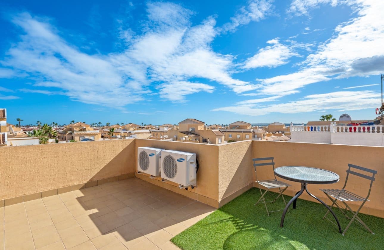 5 soveværelse Lejlighed til salg i Ciudad Quesada med swimmingpool - € 276.000 (Ref: 9583114)