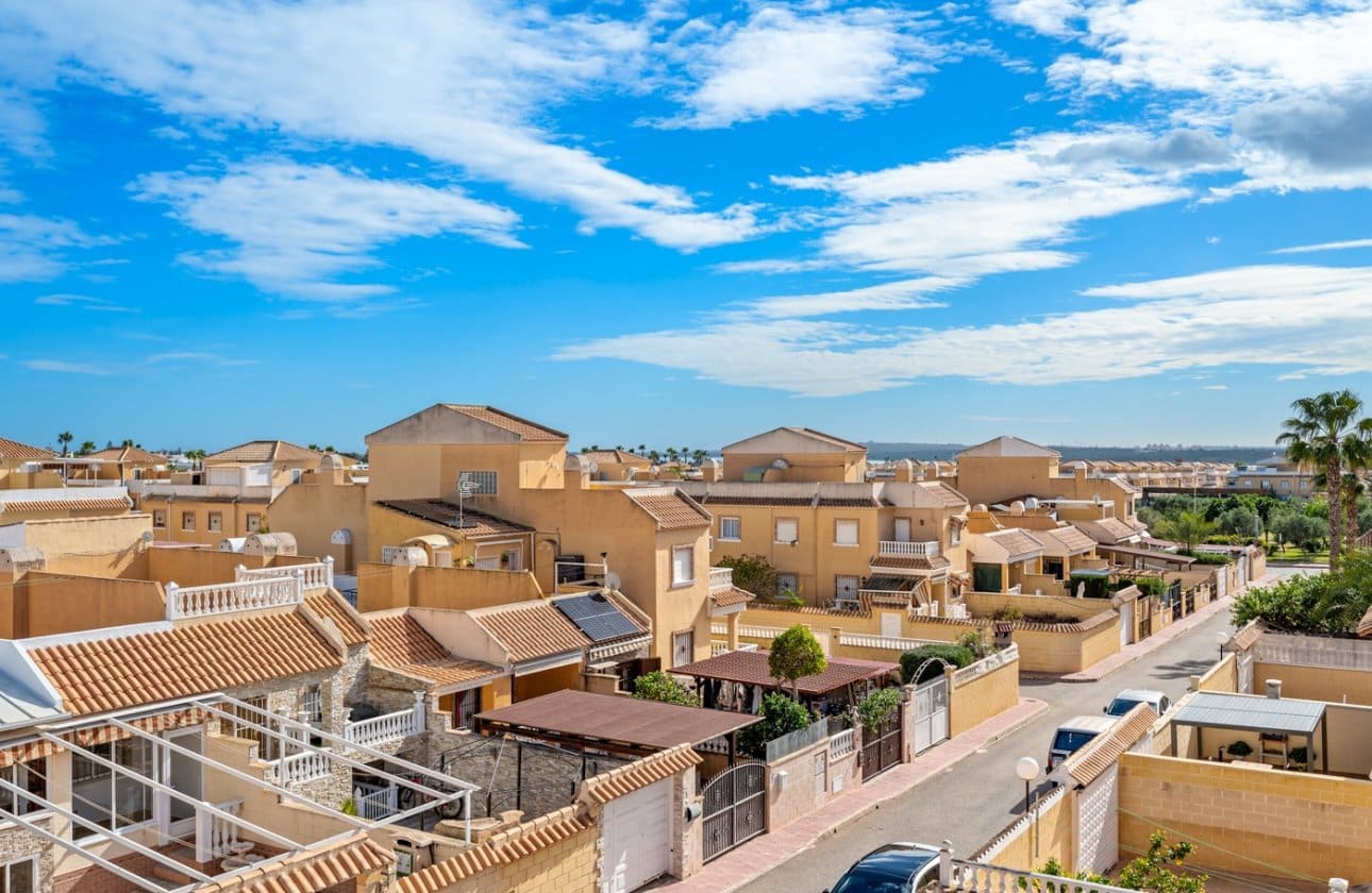 5 soveværelse Lejlighed til salg i Ciudad Quesada med swimmingpool - € 276.000 (Ref: 9583114)